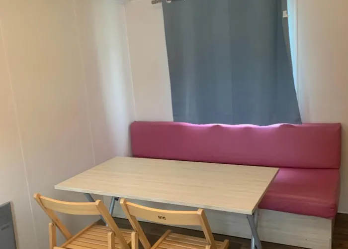 キャンプ場 Bungalo E9 *