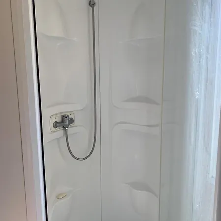 Campeggio Bungalo E9 *